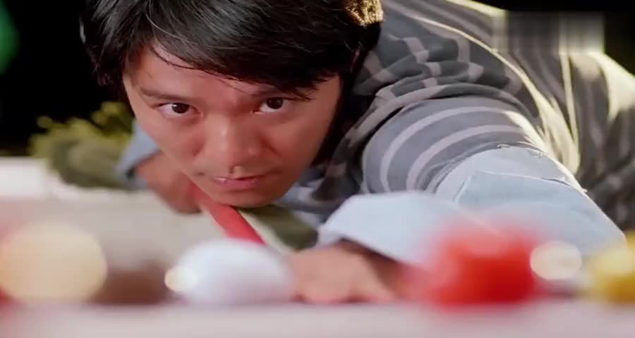 这样的打台球方式也就只有星爷能想出来
