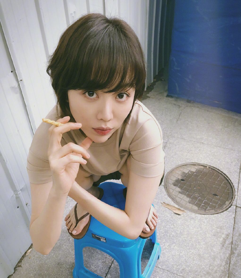 魅力十足的姜妍轻松驾驭各种风格你更喜欢哪种