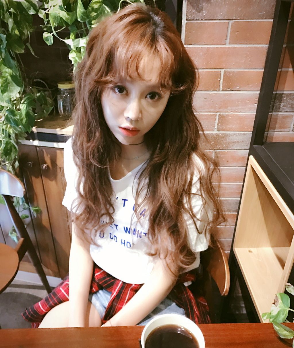 魅力十足的姜妍轻松驾驭各种风格你更喜欢哪种