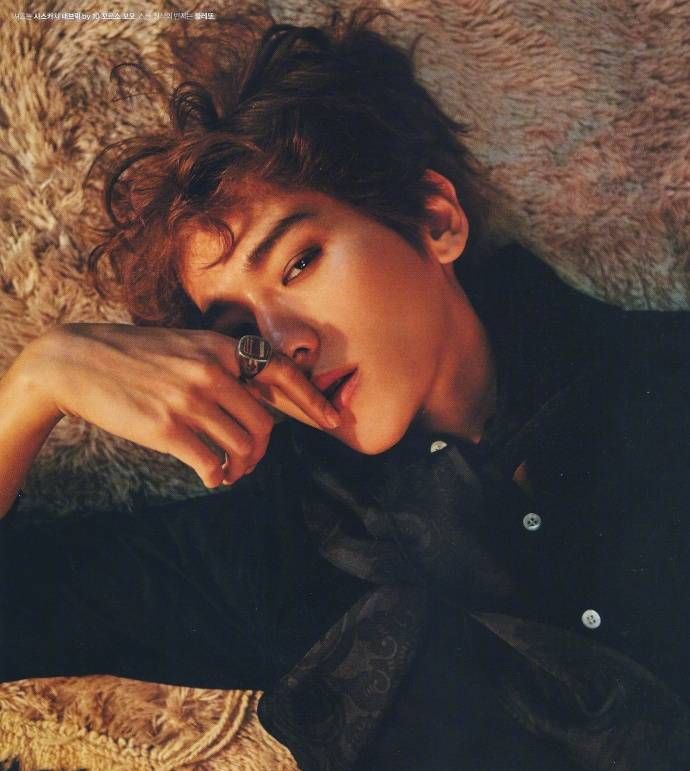 时尚总监边伯贤,画报散发无尽魅惑力,超有sense