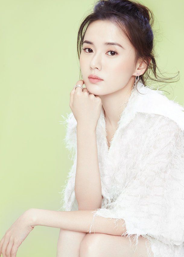 江铠同楚楚动人气质出众让人心动