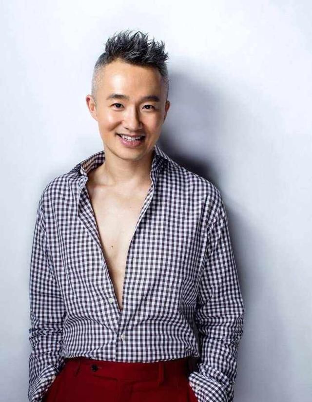 著名主持人病逝后,又一位主持人因病回家休息,那头白发道出真相
