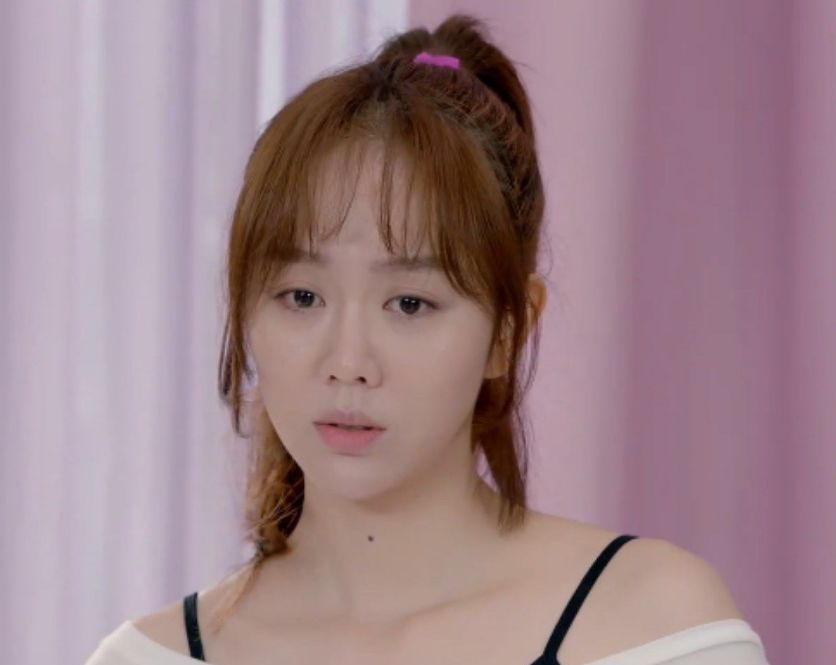 新月如佳人,灼灼其华——姜妍《爱情回来了》她在剧中饰演一位做事