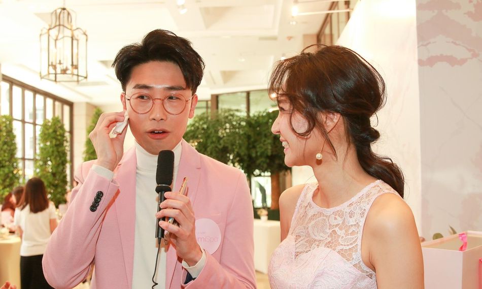 组图tvb主播陆浩明情侣档亮相赞女友陈诗欣很美