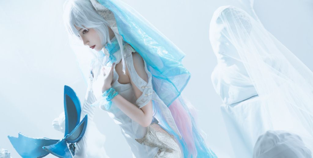 魔女之泉艾露迪cos:跟家里的玩偶一摸一样