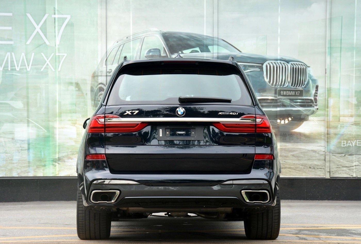 最新款宝马x7看一下吧