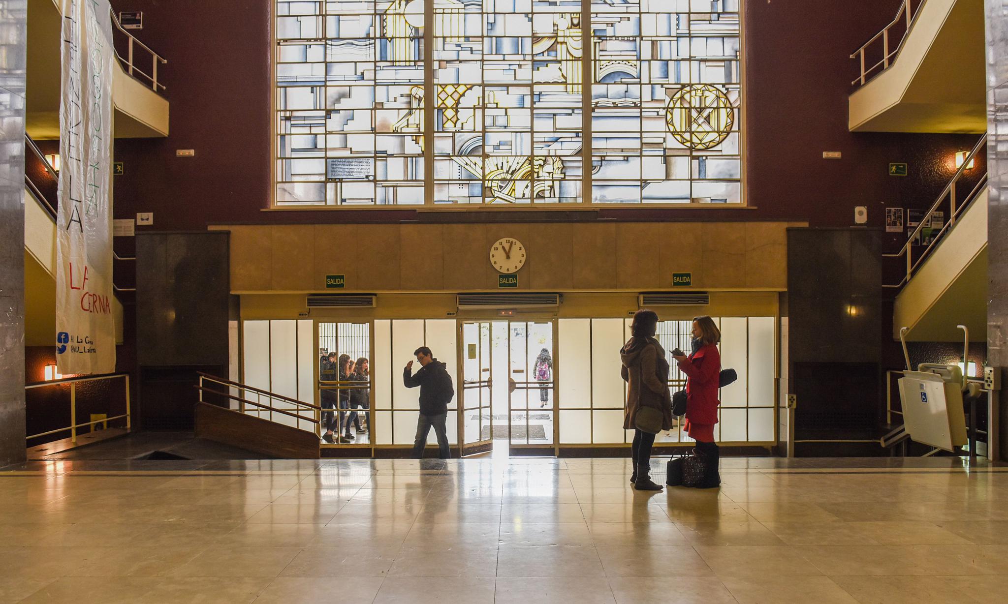 作家三毛曾在此求学,并留下了感人爱情故事|三毛|大学|康普顿_新浪网