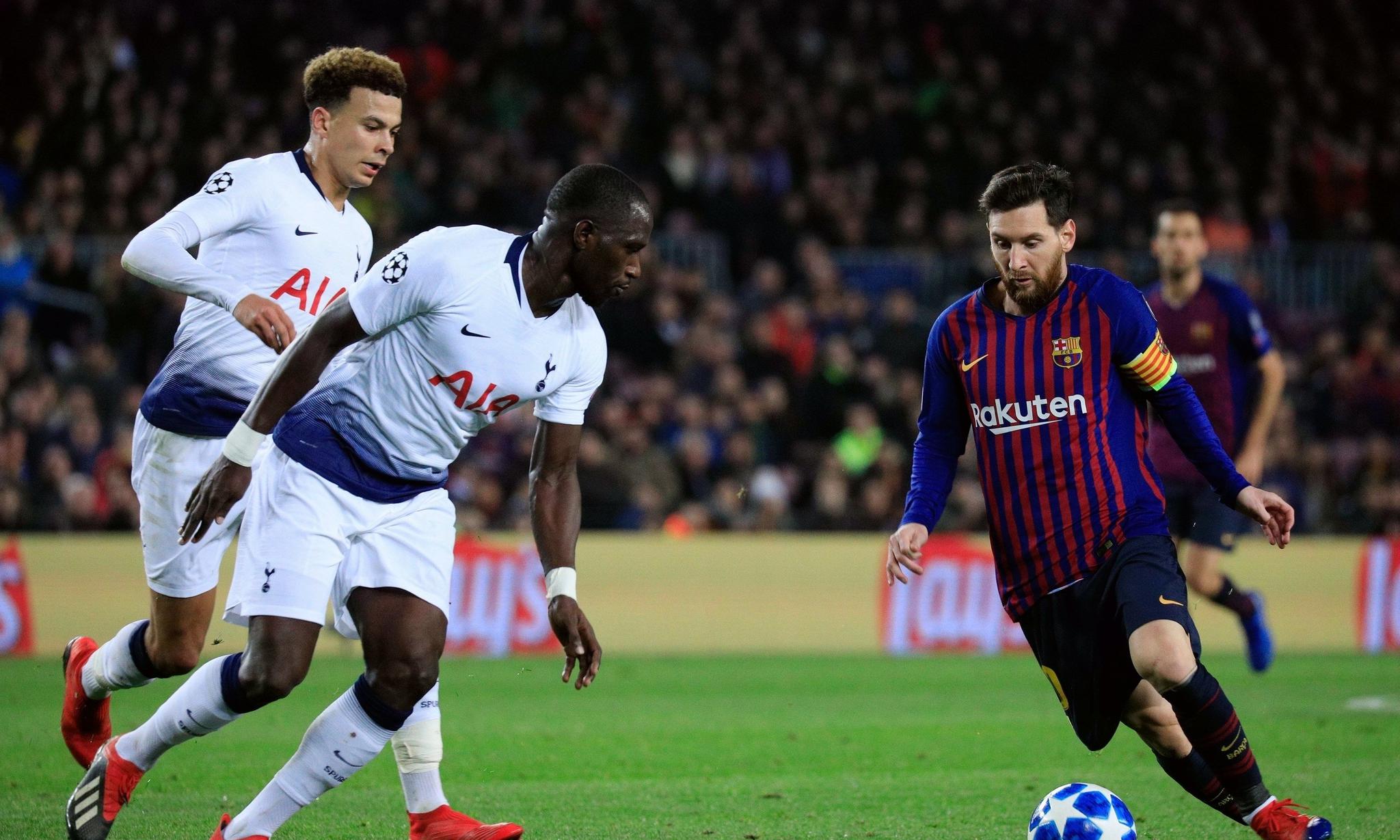 足球--欧冠:巴萨平热刺