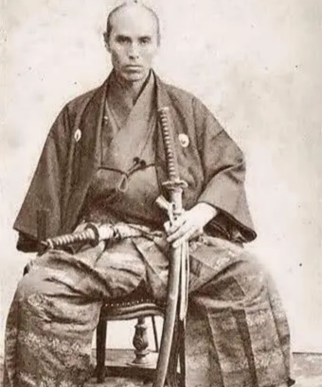 老照片揭秘真实的日本武士,凶光毕现杀气腾腾,有人直言又矮又狠