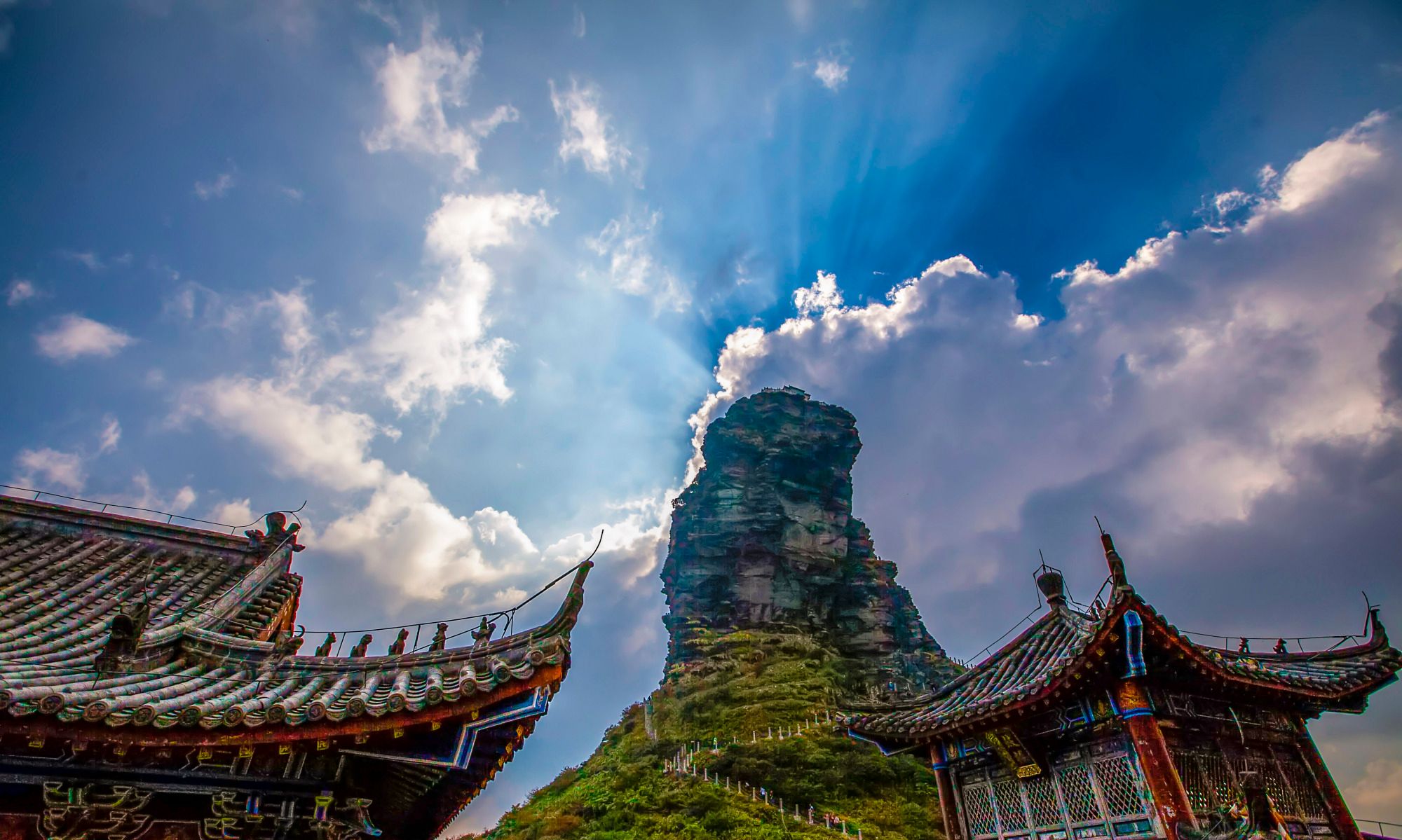 梵天净土梵净山,被列为世界遗产后名扬天下,现场实拍更觉震撼