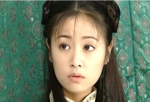 《还珠格格》紫薇同样的衣服和发型,呈现不同的视感,怪不得经典