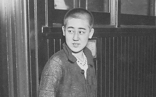 值得一提的是1927年川岛芳子和自己的丈夫甘珠尔扎布结婚了,只不过