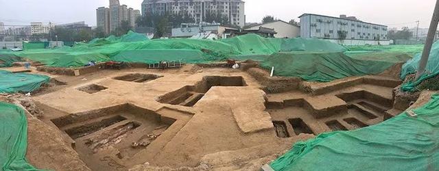 北京地铁挖着挖着碰到一座古墓网友调侃西安每站都能挖到