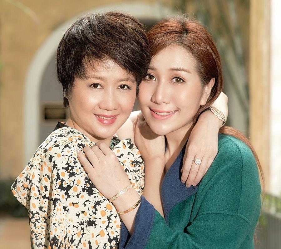 已怀孕3个月,俏丽姿态腰肢浑圆发福有型|四太|何超盈|腰肢_新浪新闻