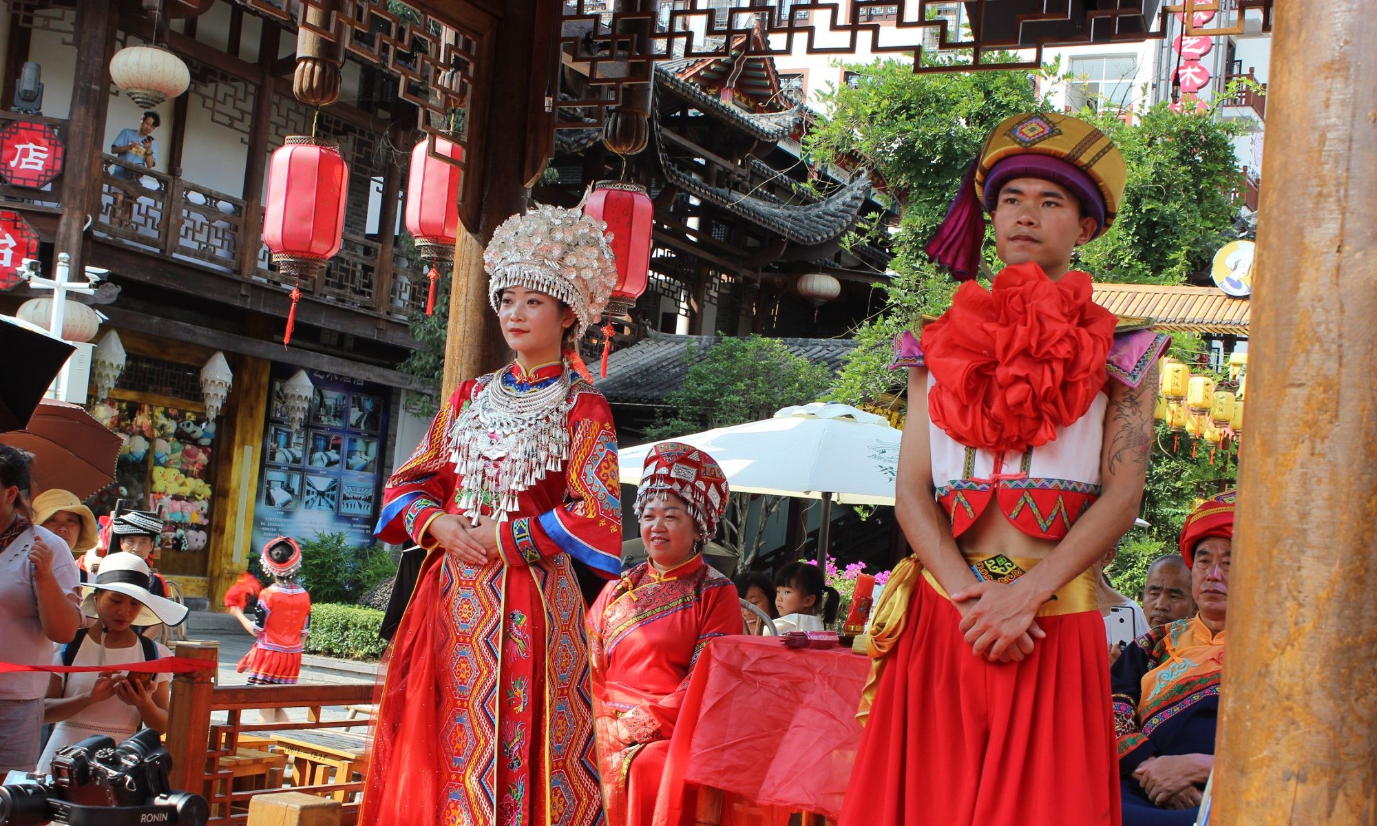 东莞三十六样式：民俗密码与时代镜像