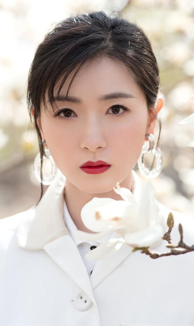 万茜美图有种仙仙的感觉太美了