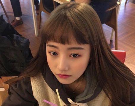 发际线高时候什么刘海八字修饰脸型狗啃式很有范儿它很减龄