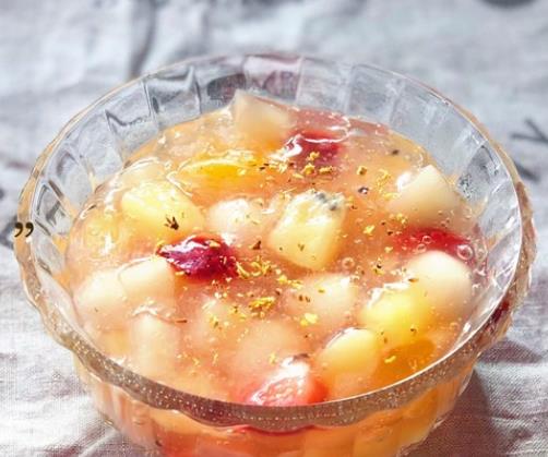 甜甜的水果羹补气助消化4步搞定胃暖暖的很舒服