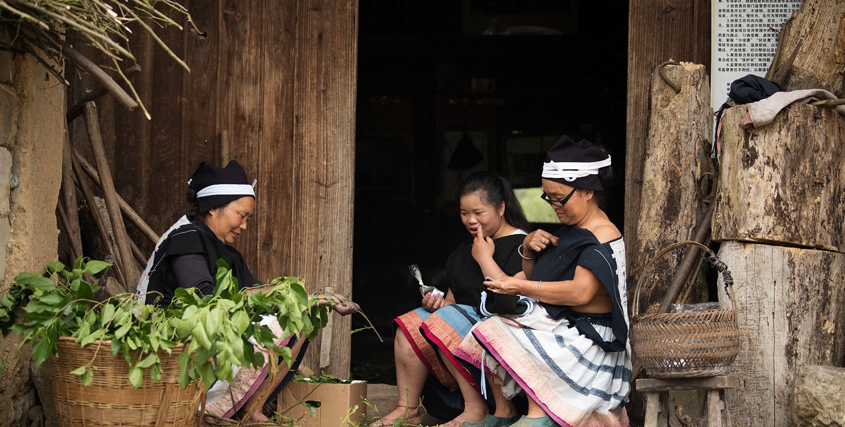 廖万林旅行摄影《人类文明的活化石——白裤瑶》|瑶族|集市日常|摄影