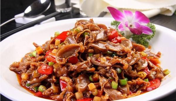 酸辣鸡杂按照我的秘方做,味道不腥不硬,酸辣香吃起来超过瘾