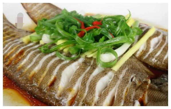 旅游常吃的"清蒸舌鳎鱼",肉质细腻味美,补充蛋白质提高免疫力