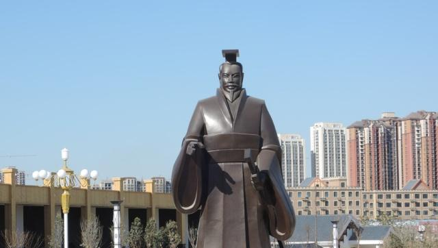 河南新郑市最大的镇,已成为郑州市区一部分,拥有多所大学|龙湖_新浪新闻