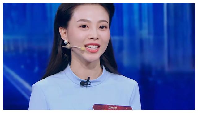 主持人大赛李爽被淘汰没用道具失利鲁健称她小董卿