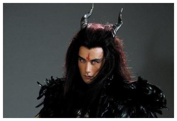 难怪魔尊重楼这么眼熟原来还演过一起来看流星雨藏得太深