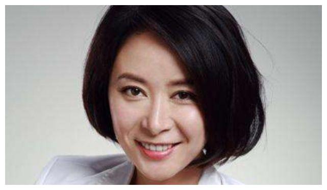 作为早期的演员,她和赵薇她们都是同班同学.