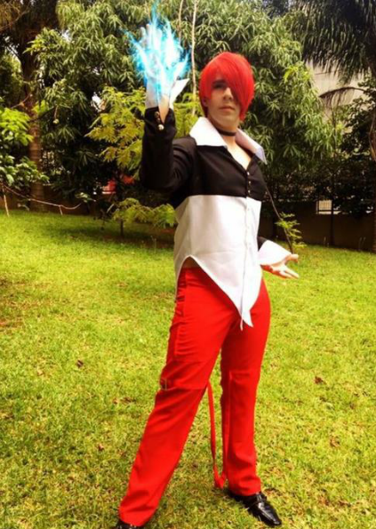 拳皇cos网友八神庵带上水泥到村口集合草薙京你也来