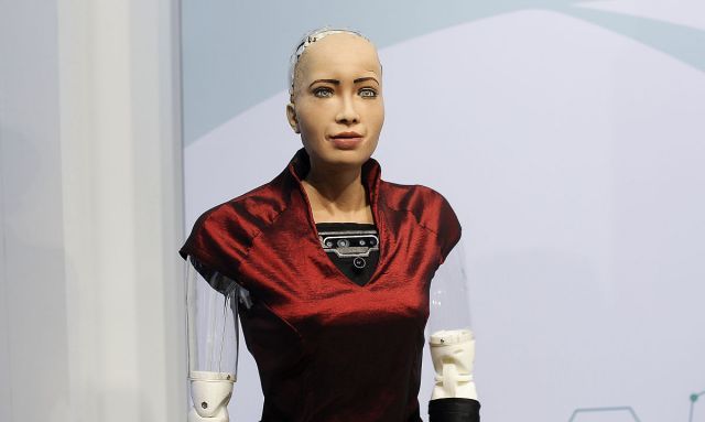 网红机器人索菲亚,现身世界移动通信大会,她拥有沙特公民身份