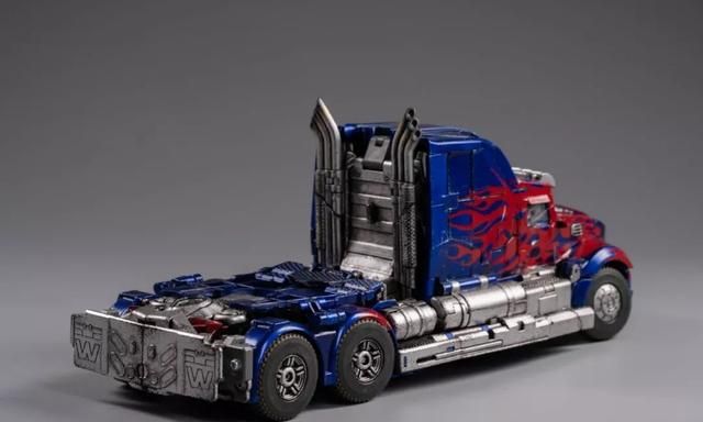 tw变5骑士擎天柱载具美图公布,究竟什么时候能发售?