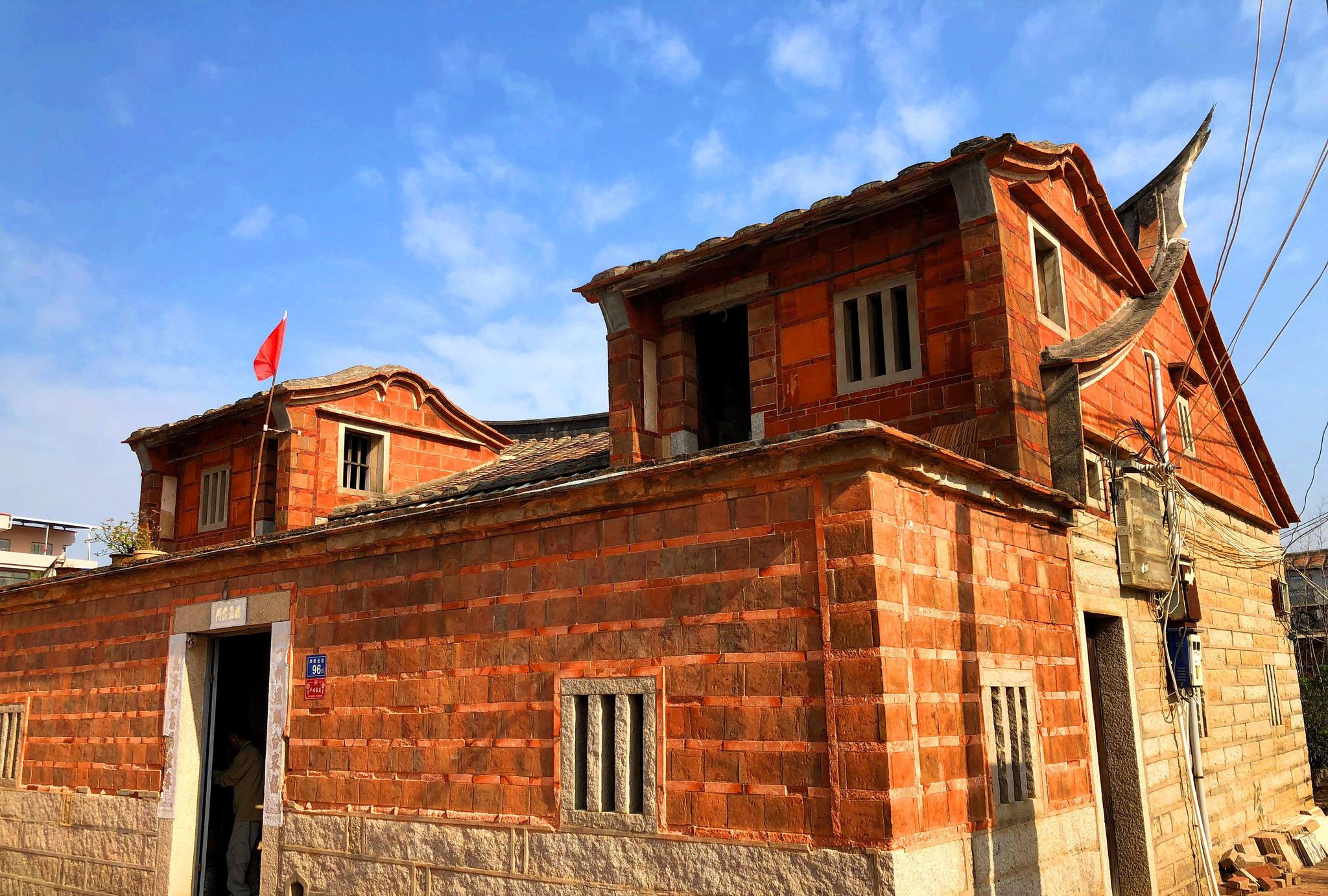 厦门最大的卫星岛屿,有一处红砖古厝建筑群,始建于明朝年间