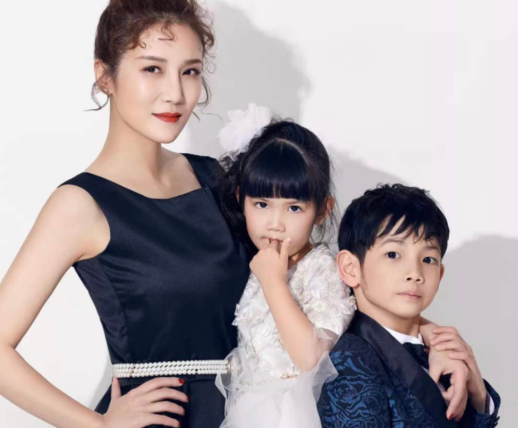 遗传,上帝亲了哥哥的脸,也不忘摸妹妹的头|杨烁|遗传|王黎雯_新浪新闻