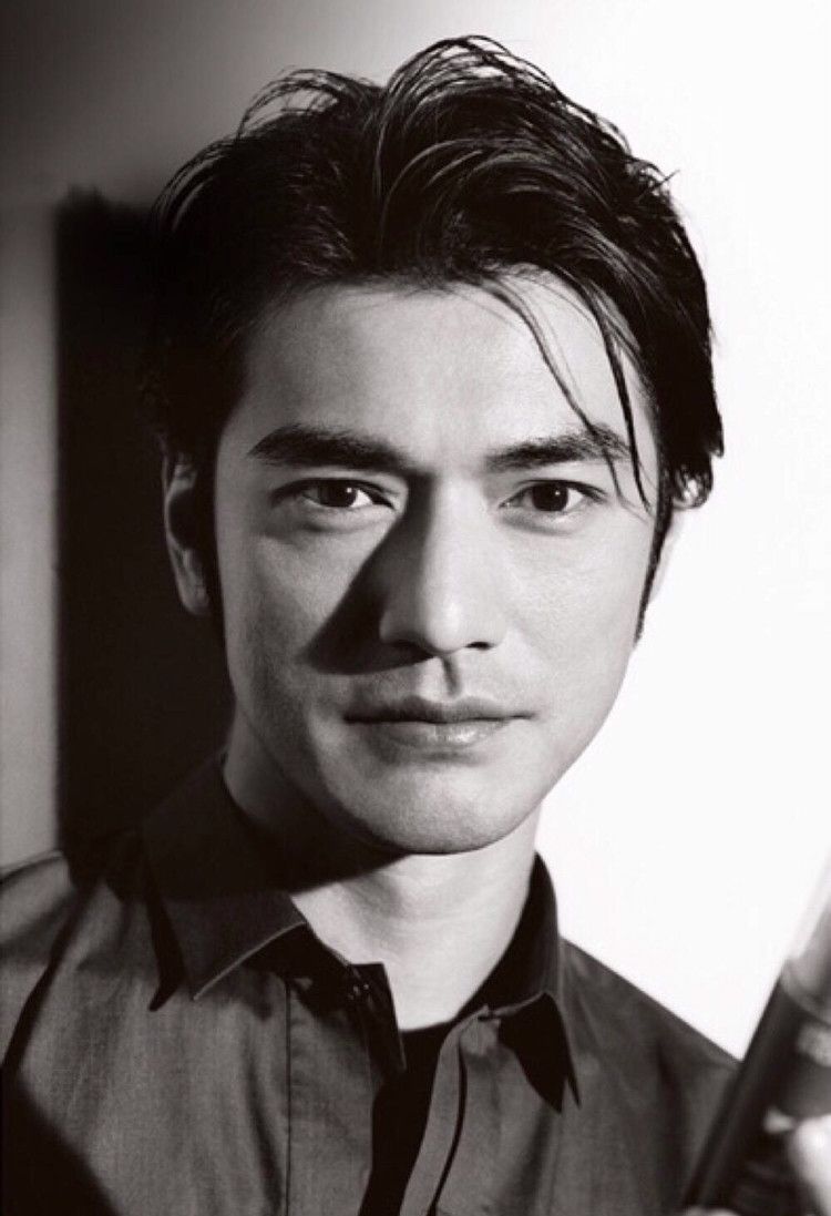 时光带不走他的帅气,光凭长相就被称为艺术的,也就是金城武了!