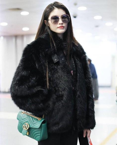 看过6位女明星穿这皮草直到何穗穿上终于知道了超模的优势