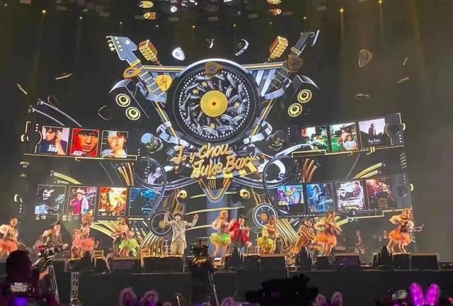 商场聚客新玩法：在购物中心“看周杰伦演唱会”？