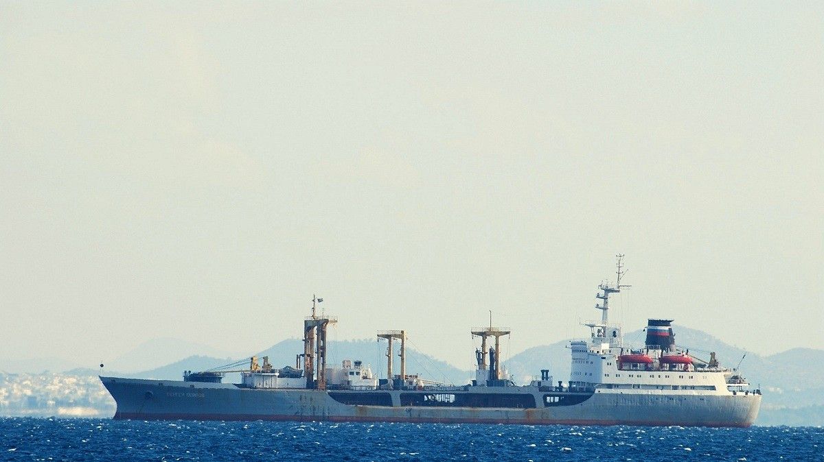 红海军的主力补给力量——"鲍里斯·奇利金"级油水补给舰彩照