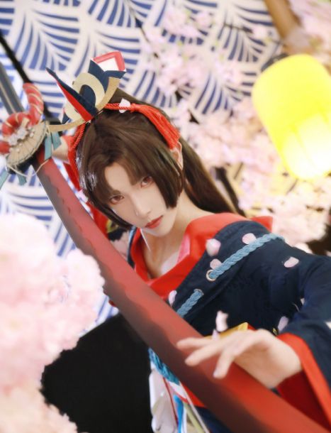 阴阳师男coser冷冷的妖刀姬连男玩家看了都喜欢