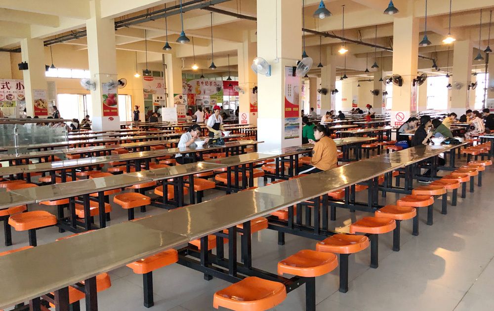 六安毛坦厂中学食堂堪称高大上,有家长称学生就餐浪费倍感心痛