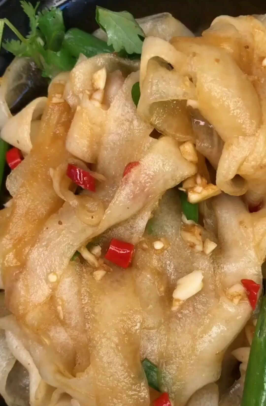 家常凉拌老黄瓜做法,多吃也不会发胖的夏季消暑凉拌菜