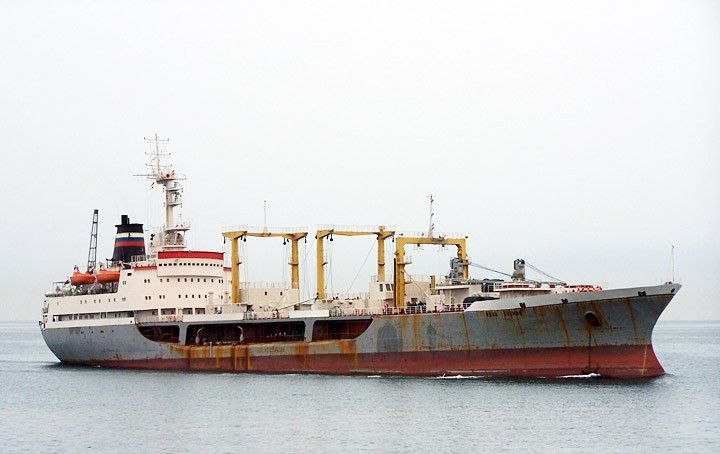 红海军的主力补给力量——"鲍里斯·奇利金"级油水补给舰彩照