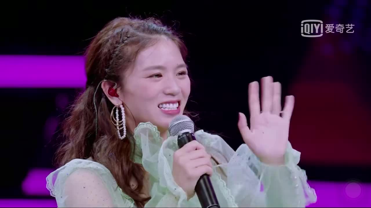 黄英上节目遇到戚薇李承铉三人开始聊家常lucky经常念叨小九