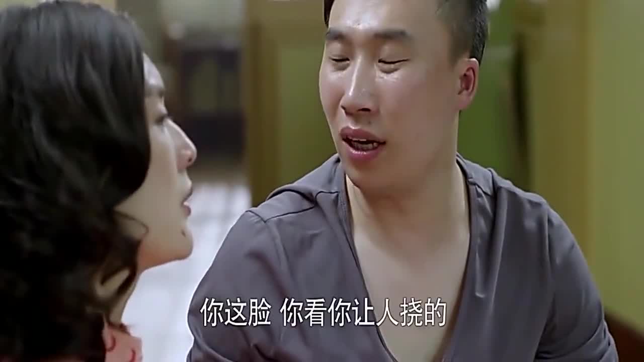 大雅和毛驴前妻打架脸被抓花不料对方更惨