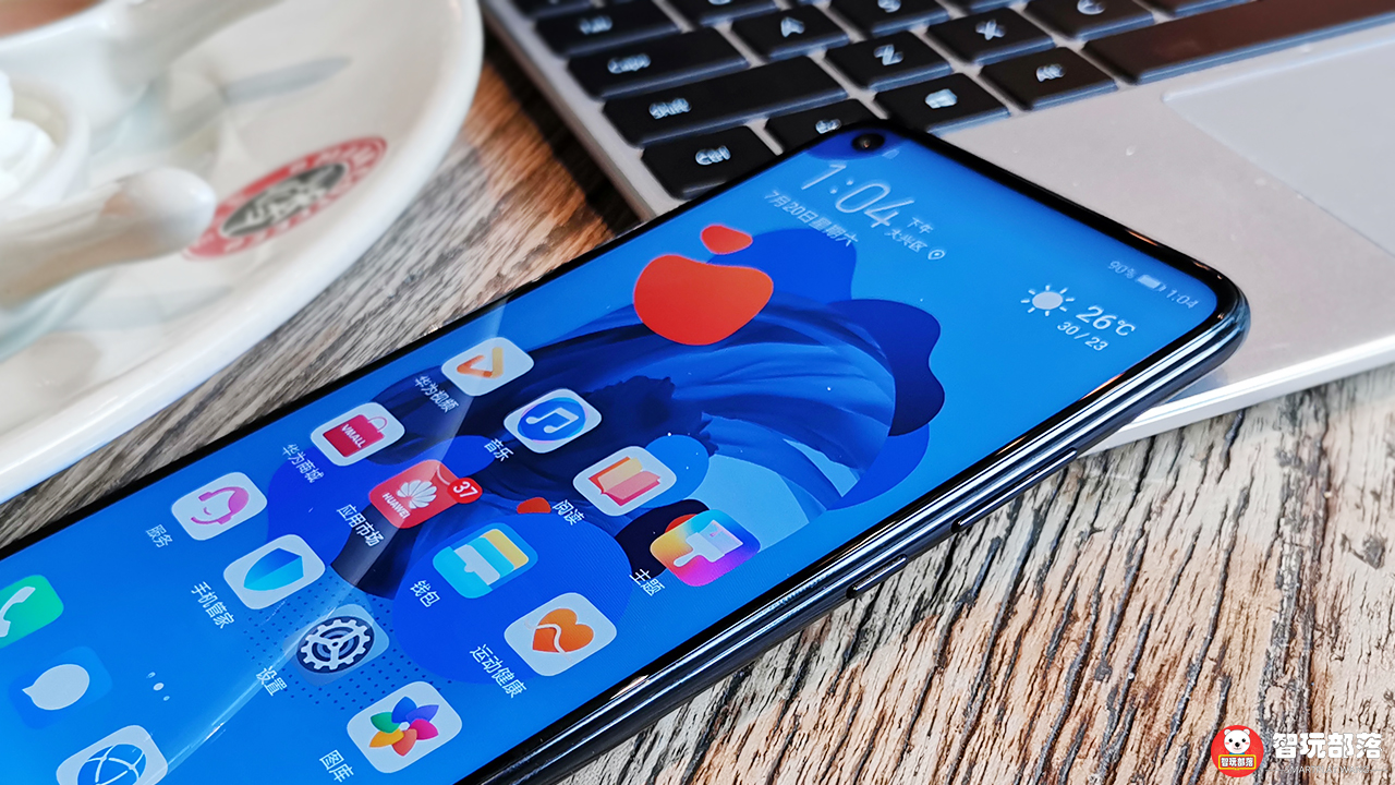华为nova 5i pro图赏:6.26英寸极点全面屏,后置矩形ai四摄相机