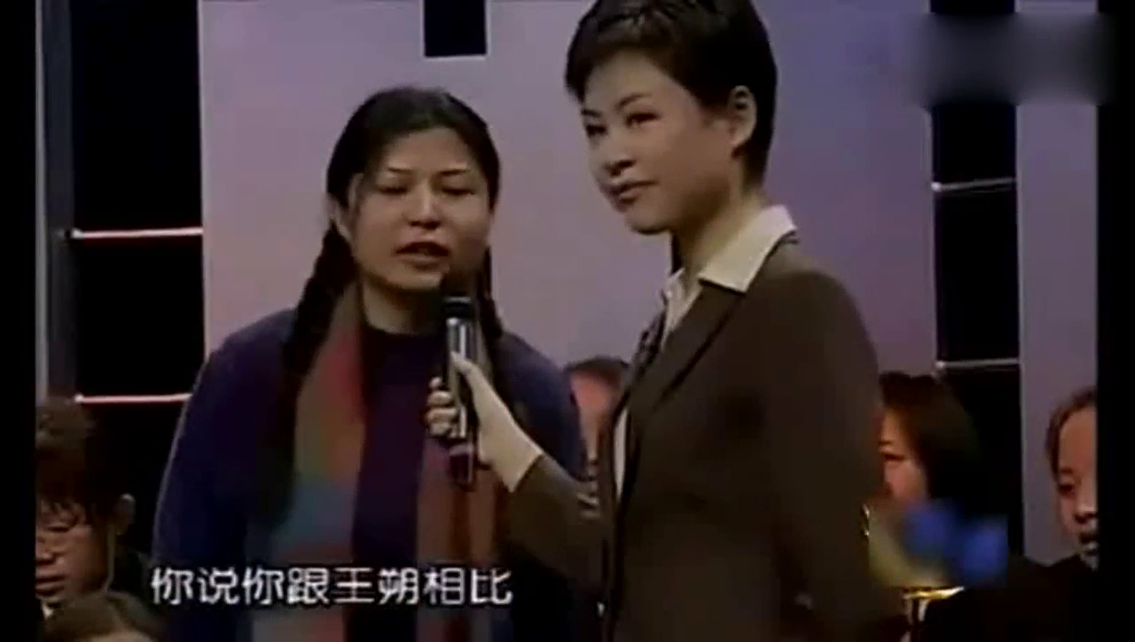 这是韩寒18岁时一个央视的访谈节目,说是舌战