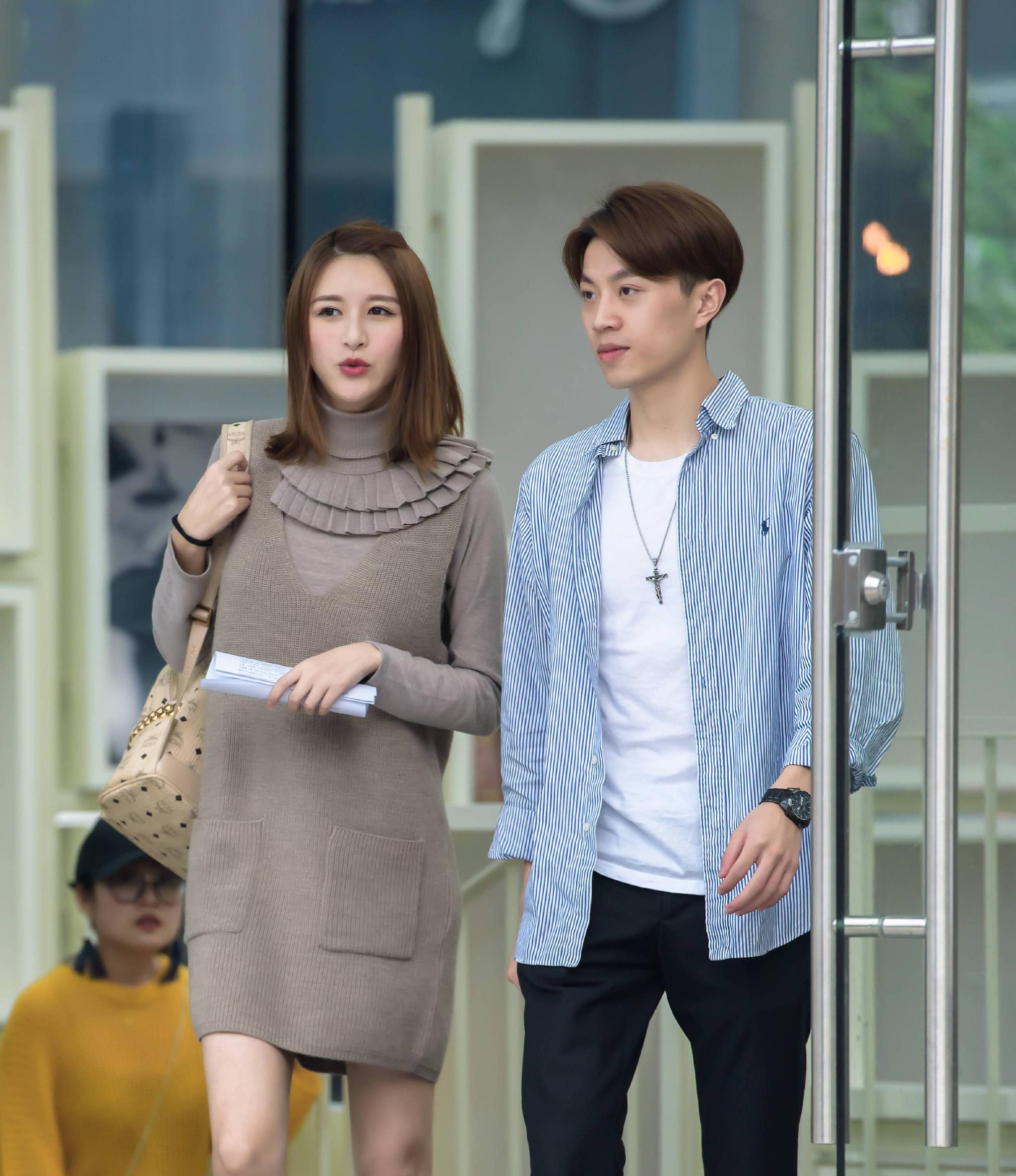 小情侣的颜值太高了