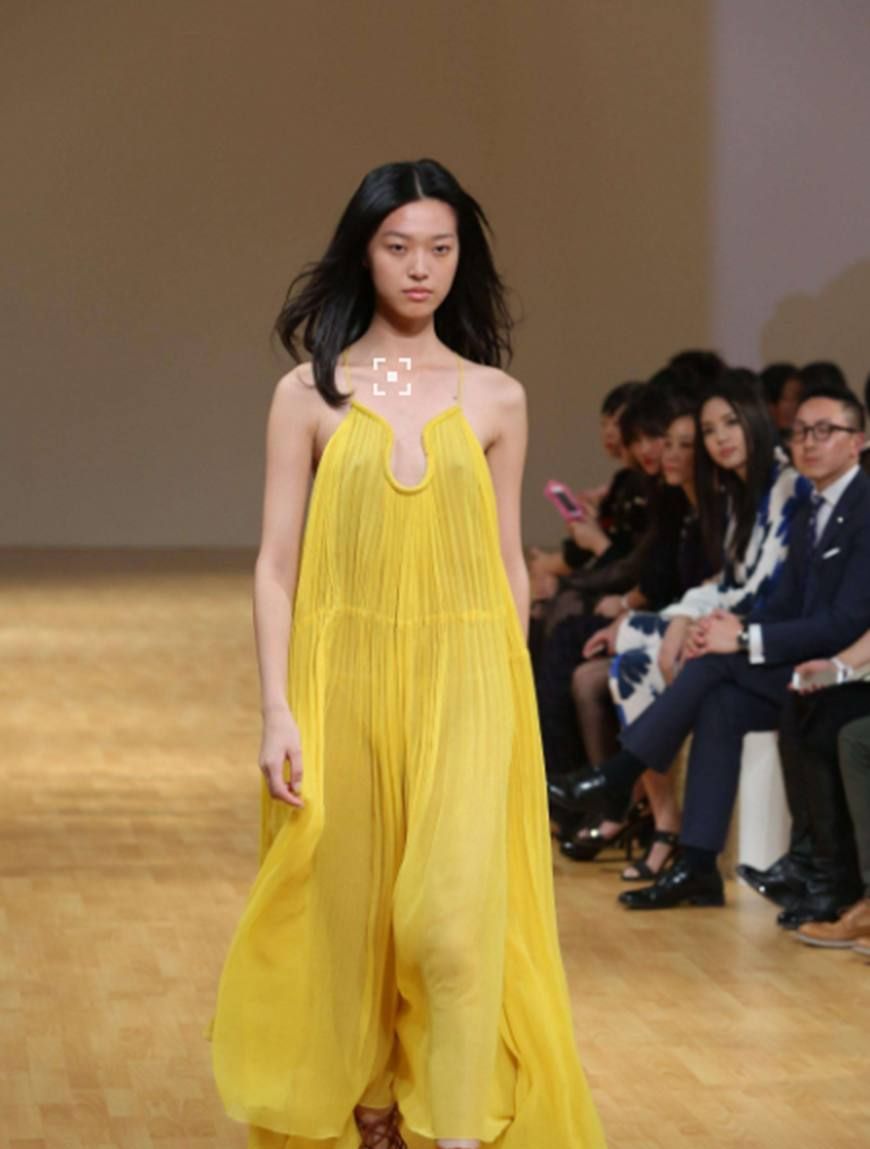 明艳动人出尘脱俗超模游天翼