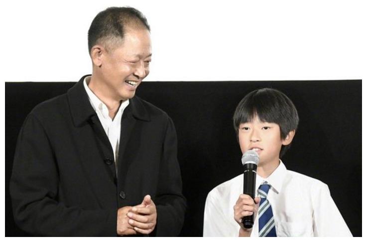 王志文儿子"巧合式"长大,没有遗传到爸爸基因,竟撞脸易烊千玺