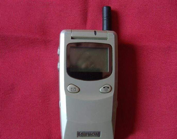 说完国际品牌之后,不得不提的是咱们国产品牌的精品,这款波导s1000